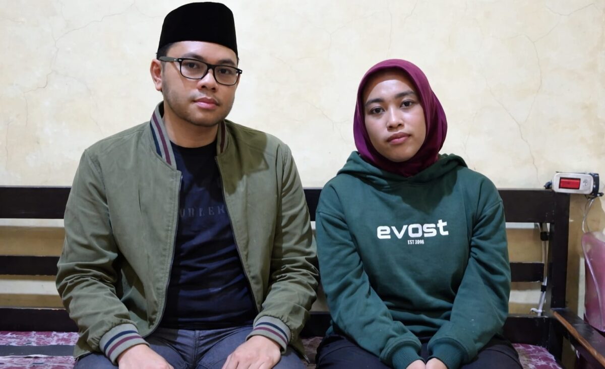 Gadis Ulu Belu, Tanggamus, Senitia Sari saat didampingi keluarganya Anggota DPRD Tanggamus, Irsi Jaya di Polsek Pulau Panggung, Selasa 3 Maret 2026, malam | ist/Media Prioritastv.com.