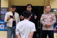 Tersangka AP setelah ditangkap sebelum dijebloskan sel tahanan Polsek Wonosobo, Kamis 5 Maret 2026 | Dok. Humas Polres Tanggamus.