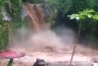 Banjir bandang yang terjadi di Air Terjun Way Lalaan, Kota Agung Timur, Tanggamus, Kamis 5 Maret 2026 | ist/Media Prioritastv.com.