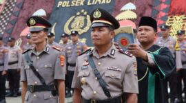 Kapolsek Pulau Panggung Iptu Suamin saat diambil sumpah jabatan didampingi rohaniawan Polres Tanggamus, Kamis 5 Maret 2026 | Dok. Humas Polres Tanggamus.