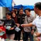 Pembelian ratusan paket takjil oleh Ketua Granat Tanggamus, Agus Ciek, S.E., di Pasar Talang Padang, Sabtu 7 Maret 2026 | Asrul/Media Prioritastv.com.