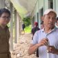 Ketua Komisi IV DPRD Tanggamus, Romzi Edy saat meninjau proyek pembangunan Ruang Kelas Baru (RKB) di SMPN Satu Atap 5 Kelumbayan | ist/Media Prioritastv.com. 