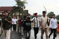 Para remaja Pringsewu diduga geng motor yang membawa kelewang panjang saat digelandang polisi, Senin 9 Maret 2026 | Dok. Humas Polres Pringsewu.