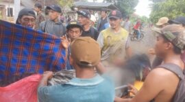 Jasad korban Budi Haryadi warga Dusun Semarang Jaya, Pekon Way Ilahan, Ulu Belu, Tanggamus saat dievakuasi ke rumah duka, Senin 9 Maret 2026 | Dok. Humas Polres Tanggamus.