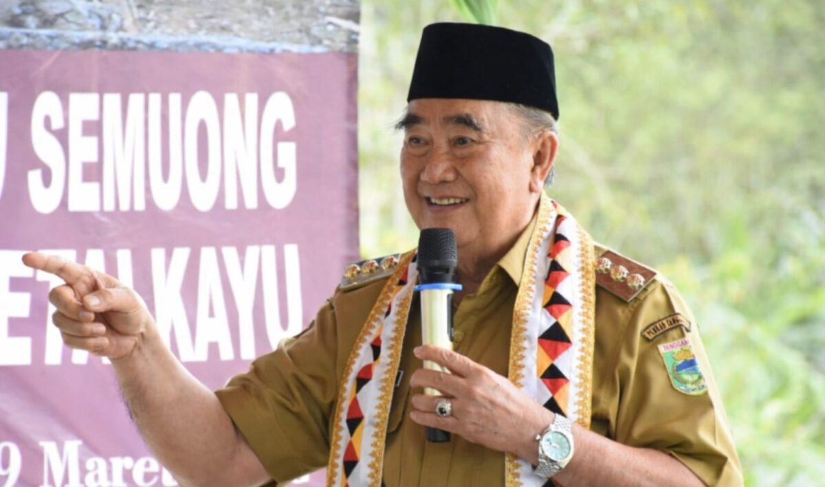 Bupati Tanggamus, H. Moh. Saleh Asnawi saat acara peresmian jembatan Ulu Semong 1 di Ulu Belu, Senin 9 Maret 2026 | Herdi/Media Prioritastv.com.