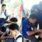 Kolase foto saat para pelajar SMP mendatangi Pos Damkar Pulau Panggung dan saat pelepasan cincin pelajar SMP setempat, Selasa 10 Maret 2026 | Dok. Damkarmat Tanggamus.