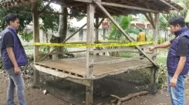 Polisi saat melakukan olah TKP penembangan saat main kartu di Gardu Desa Negara Batin, Jabung, Lampung Timur, Rabu 11 Maret 2026 | Dok. Humas Polres Lampung Timur.