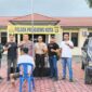 Tersangka pencurian mobil yang berhasil ditangkap Polres Pringsewu sebelum dijebloskan ke sel tahanan, Jumat 13 Maret 2026 | Dok. Humas Polres Pringsewu.