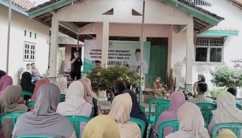 Anggota DPRD Tanggamus, Buyung Alamsyah saat memberikan sambutan dalam Reses Masa Sidang II Tahun 2026 kediaman Jumani Dusun Klaten II Pekon Sukaraja, Semaka, Selasa 17 Maret 2026 | Sumentri/Media Prioritastv.com.