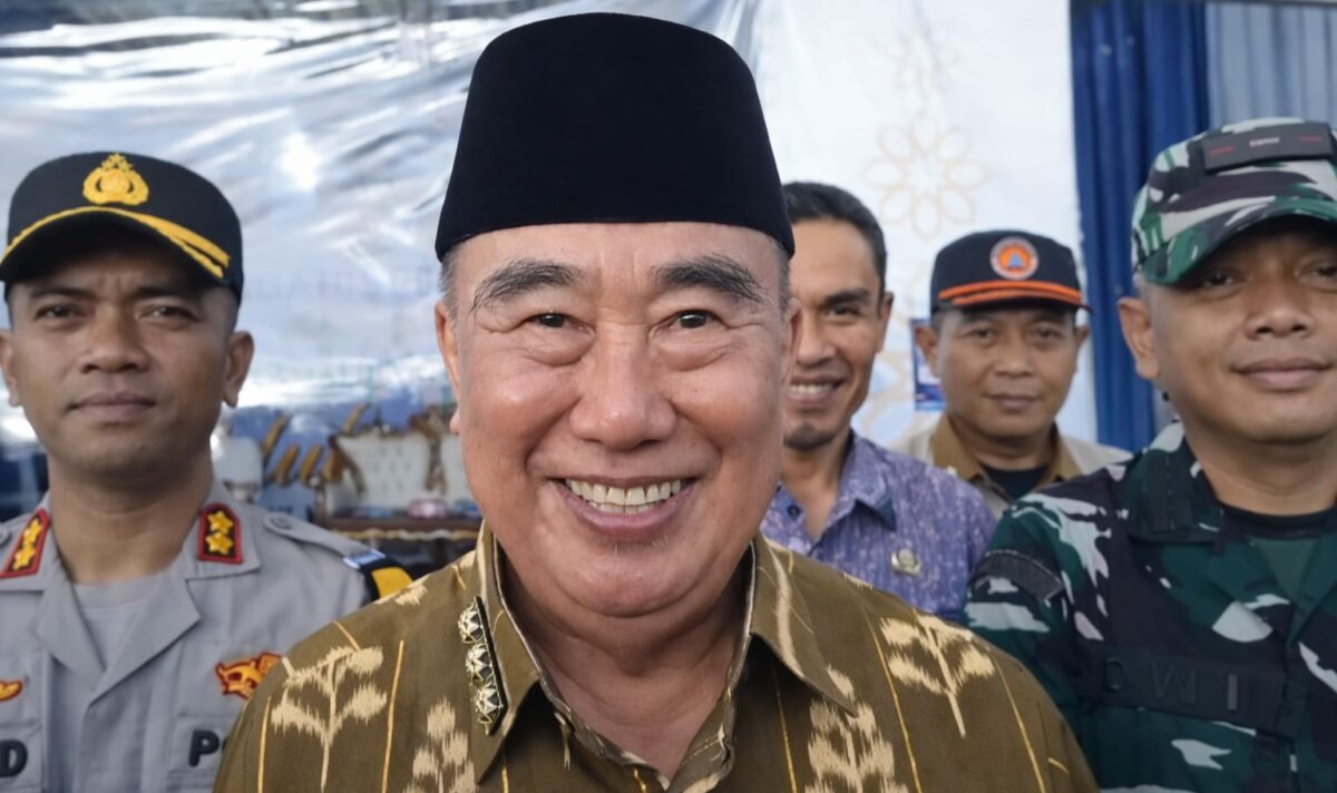 Bupati Tanggamus, H. Moh. Saleh Asnawi saat menyampaikan ucapan usai meninjau Pos Pengamanan di Taman Soekarno, Kota Agung, Rabu, 18 Maret 2026 | Herdi/Media Prioritastv.com.