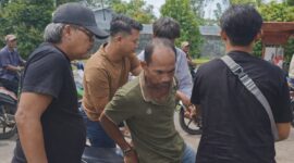 Tersangka Yanto usai ditangkap dan hendak dibawa ke Polres Tulang Bawang Barat, Kamis 19 Maret 2026 lalu | ist/Media Prioritastv.com.