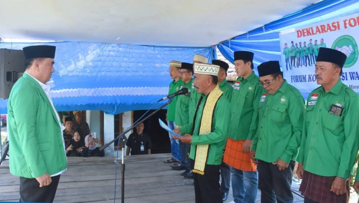 Pengukuhan dan pelantijab Forkowat oleh Bupati Tanggamus H. Moh. Saleh Asnawi usai deklarasi di Sekretariat Forkowat, Senin 23 Maret 2026 | Herdi/Media Prioritastv.com.