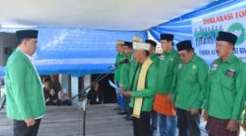 Pengukuhan dan pelantijab Forkowat oleh Bupati Tanggamus H. Moh. Saleh Asnawi usai deklarasi di Sekretariat Forkowat, Senin 23 Maret 2026 | Herdi/Media Prioritastv.com.