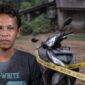 Tersangka DI yang berhasil ditangkap dan ilustrasi motor sewa yang digadaikannya.