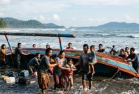 Foto ilustrasi, terbaliknya kapal jukung di Pelabuhan Tembakak, Pesisir Barat, Lampung, Rabu 25 Maret 2026 |