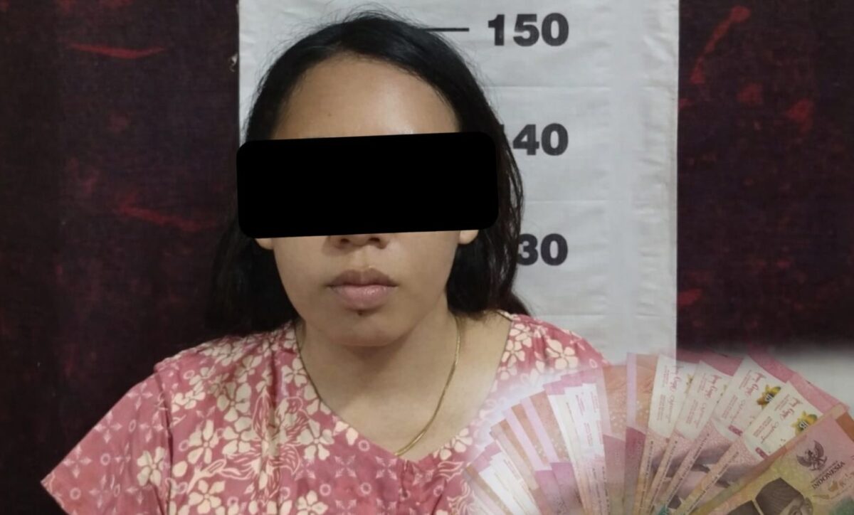 Tersangka SF yang berhasil ditangkap pada Selasa, 24 Maret 2026 dan insert barang bukti uang tunai yang turut disita | Dok. Humas Polres Metro.