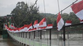 Akhiri Penyeberangan Perahu Bambu, Pangdam XXI/Radin Intan Resmikan Jembatan Garuda(Foto:Istimewa)