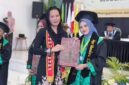 Angota DPD RI Almira Nabila Fauzi. hadiri wisuda kedua STIT Tanggamus, dorong lulusan jadi penggerak peningkatan kualitas SDM dan IPM daerah.(Foto: istimewa).