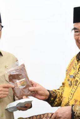 Dorong Digitalisasi, Mendes Yandri Minta Tanggamus Genjot Promosi Produk Lokal ke Pasar Global