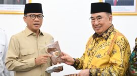 Mendes PDT Yandri Susanto saat menerima audiensi dari Bupati Tanggamus, Lampung Moh. Saleh Asnawi di kediamannya pada Rabu (1/4/2026) (Foto: Humas Kemendes PDT)