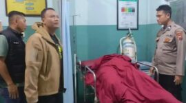 Polisi saat melakukan identifikasi korban di Puskesmas Bulakamba, Wanasari, Brebes, Jawa Barat.