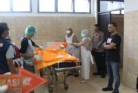 Jenazah Rusmiati saat dilakukan identifikasi di RSUD Pringsewu, Jumat 3 April 2026 | Dok. Humas Polres Pringsewu.