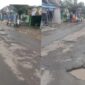 Kolase foto kondisi jalan yang mengalami kerusakan di Jalan Raya Kutawaluyo Gandok, Kecamatan Kutawaluya, Kabupaten Karawang, Jawa Barat, Sabtu 4 April 2026 | Achmad Junaidi/Media Prioritastv.com.