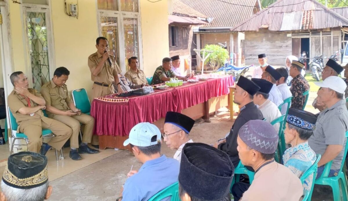 Pembukaan pelaksanaan PAW Pilkakon Banjar Agung, Limau, Tanggamus sebelum kegiatan pencoblosan suara, Senin 6 April 2026 |
