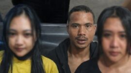 Tersangka gembong Curanmor Suradi bersama dua wanitanya dalam keterlibat sejumlah aksi di Kabupaten Pringsewu setelah ditangkap polisi |