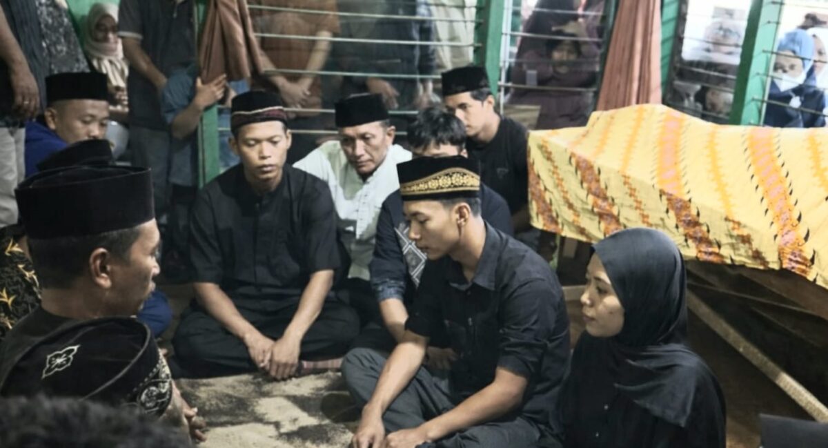 Pernikahan Putra dari korban Yuni Mardiatun dihadapan jenazahnya usai kecelakaan di Gading Rejo, Pringsewu, Selasa 7 April 2026, sore | ist/Media Prioritastv.com.