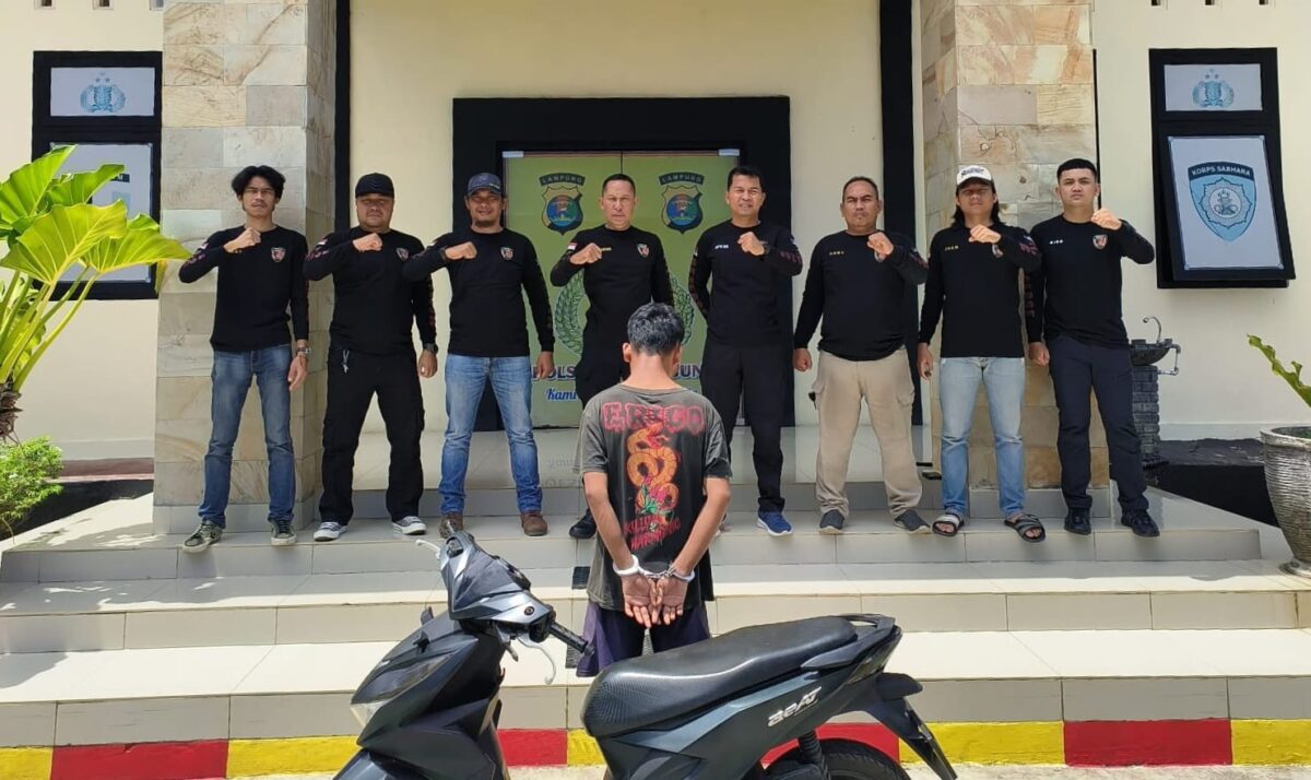 Tersangka Heri Febriyanda setelah ditangkap Polsek Kota Agung sebelum dijebloskan ke sel tahanan, Selasa 14 April 2026 | Dok. Humas Polres Tanggamus.