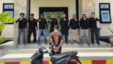 Tersangka Heri Febriyanda setelah ditangkap Polsek Kota Agung sebelum dijebloskan ke sel tahanan, Selasa 14 April 2026 | Dok. Humas Polres Tanggamus.