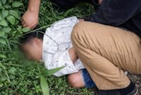 Terduga pelaku saat diamankan warga di Jalan Raya Way Lalaan sekitar area Kantor Partai PDI-P, Pekon Kampung Baru, Kota Agung Timur, Tanggamus, Selasa 14 April 2026, sore | ist/Media Prioritastv.com.