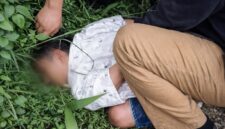 Terduga pelaku saat diamankan warga di Jalan Raya Way Lalaan sekitar area Kantor Partai PDI-P, Pekon Kampung Baru, Kota Agung Timur, Tanggamus, Selasa 14 April 2026, sore | ist/Media Prioritastv.com.