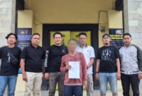 Terduga pelaku inisial JK saat membuat pernyataan tidak mengulangi perbuatannya, Kamis 16 April 2026 | Dok. Humas Polres Tanggamus.