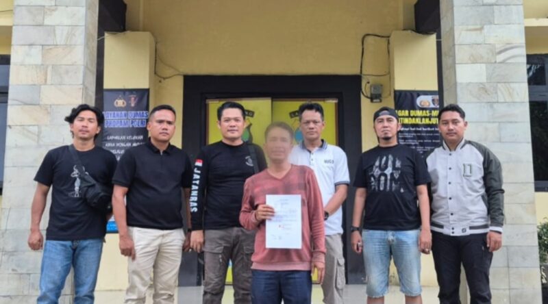 Terduga pelaku inisial JK saat membuat pernyataan tidak mengulangi perbuatannya, Kamis 16 April 2026 | Dok. Humas Polres Tanggamus.