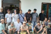 LBH Cahaya Keadilan Pringsewu bersama pekerja galian tanah bersiap audiensi dengan DPRD untuk memperjuangkan kepastian legalitas usaha (Foto:Nurul Hidayah)