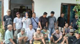LBH Cahaya Keadilan Pringsewu bersama pekerja galian tanah bersiap audiensi dengan DPRD untuk memperjuangkan kepastian legalitas usaha (Foto:Nurul Hidayah)
