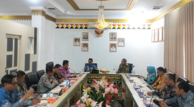 Suasana pertemuan Pemkab Tanggamus dan BPOM dalam wacana pembentukan UPT BPOM di Talang Padang, Kamis 23 April 2026 | Herdi/Media Prioritastv.com.