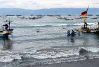 Sejumlah kapal nelayan tampak berlabuh di Pantai Kota Agung usai nelayan mengeluhkan sulitnya mendapatkan BBM, Jumat 24 April 2026 | Herdi/Media Prioritastv.com.