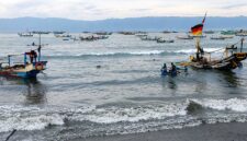 Sejumlah kapal nelayan tampak berlabuh di Pantai Kota Agung usai nelayan mengeluhkan sulitnya mendapatkan BBM, Jumat 24 April 2026 | Herdi/Media Prioritastv.com.