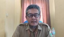 Rahmat Hidayat Sekertaris Dinas Ketahanan Pangan Tanaman Pangan dan Hortikultura Kabupaten Tanggamus saat memberi keterangan pers di ruang kerjanya, Senin 27 April 2026 | Herdi/Media Prioritastv.com.