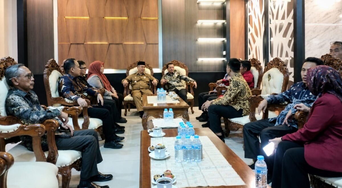 Ketua DPRD Pringsewu Suherman dan Bupati Riyanto Pamungkas saat kunjungan kerja ke Madiun, Selasa 5 Mei 2026 | Dok. Humas Pemkab Pringsewu.