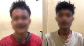 Kedua tersangka yang berhasil ditangkap polisi sebelum dijebloskan penjara, Rabu 6 Mei 2026 | Dok. Humas Polres Tanggamus.