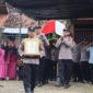 Pelepasan jenazah almarhum Aipda Triyoto menuju pemakaman di TPU  Pekon Sinar Baru, Sukoharjo, Pringsewu, Kamis 7 Mei 2026 | Dok. Humas Polres Pringsewu.