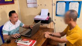 Tersangka saat dilakukan pemeriksaan Polsek Gunung Sugih, Selasa 5 Mei 2026 | Dok. Humas Polres Lampung Tengah.