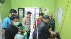 Korban saat mendapatkan perawatan medis Klinik di Desa Bumi Restu, Kecamatan Abung Timur, Lampung Utara usai berhasil dievakuasi, Minggu 10 Mei 2026 pagi | Dok. Humas Polres Lampung Utara.