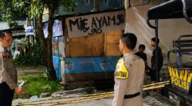 Polisi saat mendatangi TKP paska tawuran geng motor yang menyebabkan satu korban meninggal dunia, Minggu 10 Mei 2026 | Dok. Humas Polda Lampung.