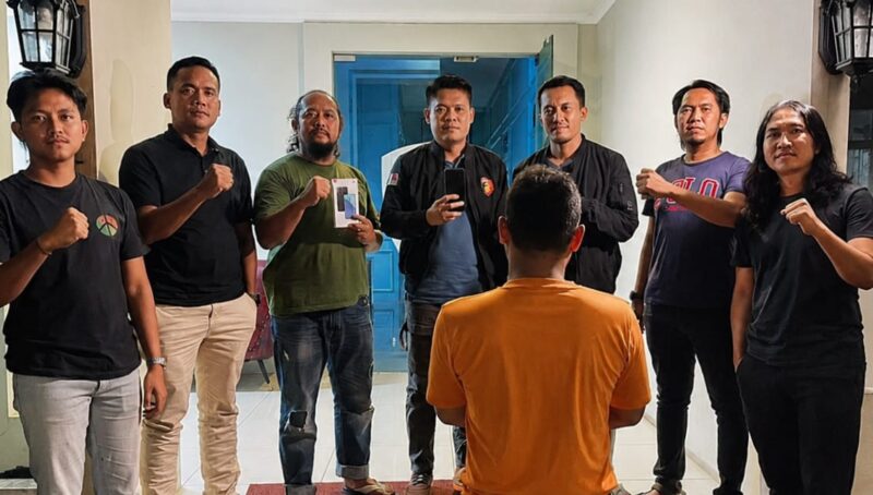 Tersangka FH saat diamankan Tekab 308 Presisi Polres Tanggamus, Minggu 10 Mei 2026, malam | Dok. Humas Polres Tanggamus.