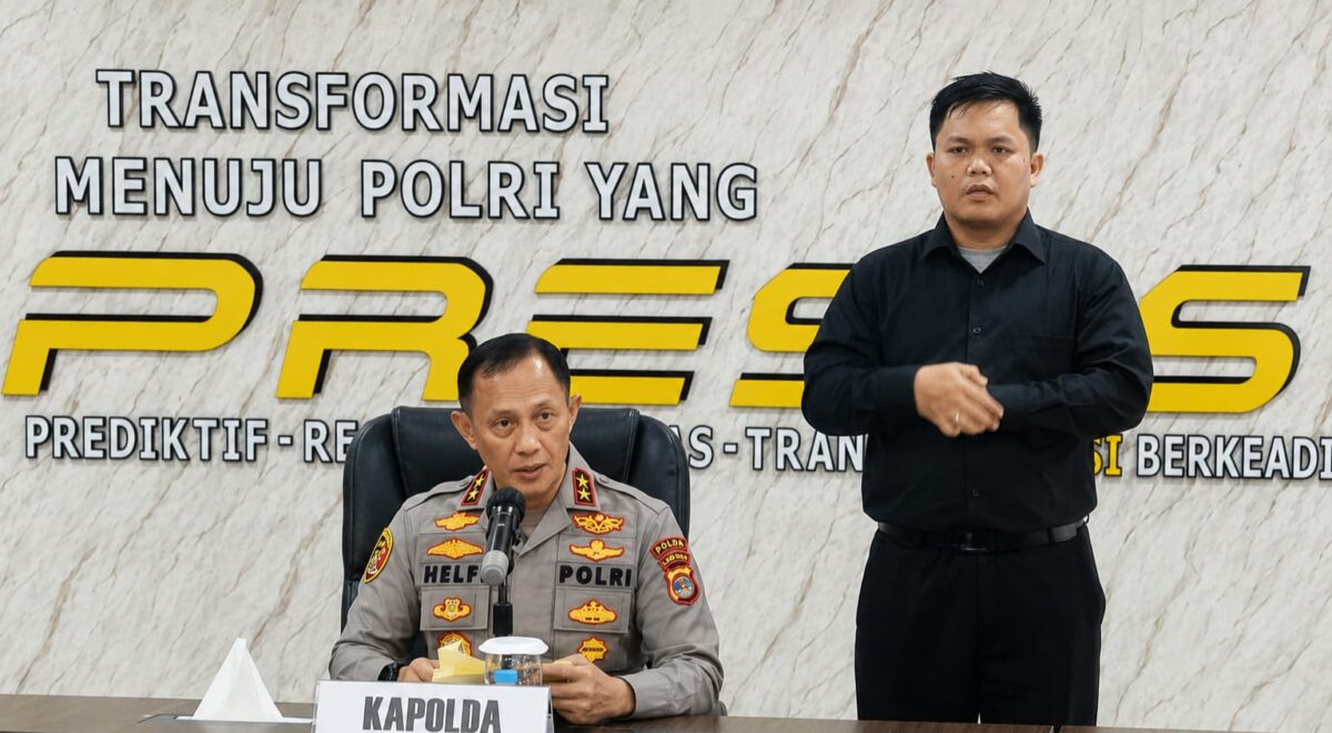 Kapolda Lampung Irjen Pol Helfi Assegaf saat menggelar konferensi pers penangkapan pelaku Curanmor penembak Bripka Anumerta Arya Supena di Gedung Siger Lounge Polda Lampung, Jumat 15 Mei 2026 | Jumadi/Media Prioritastv.com.